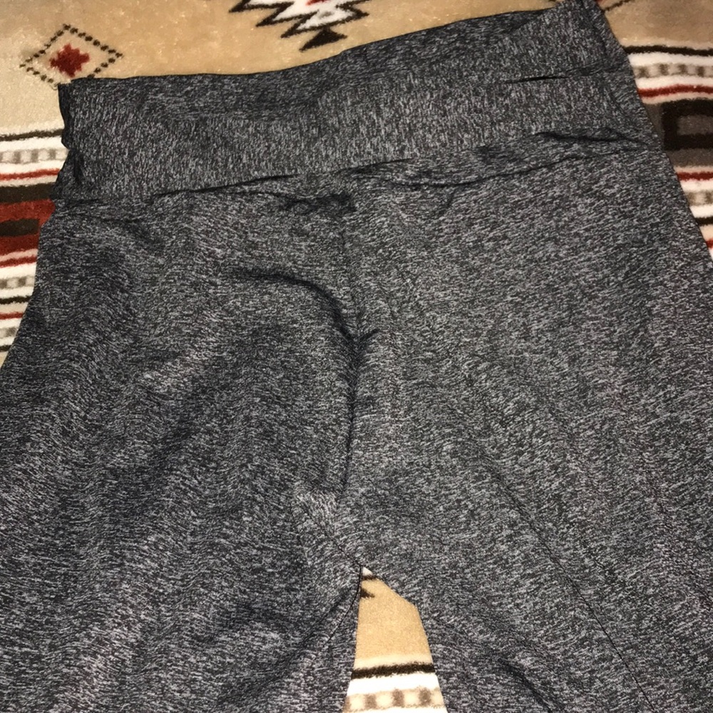 SOLD TRADE✨Crisscross Heathered Knit Leggings - Picture 5 of 6